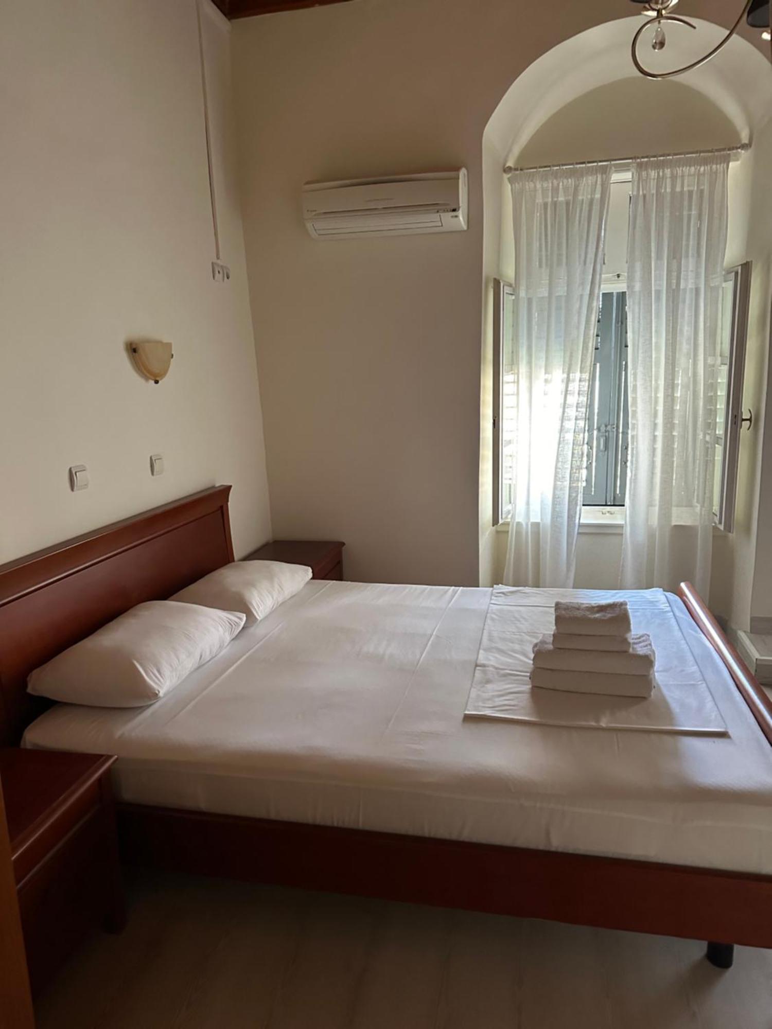Mixalis Rooms Nafplio Exterior photo